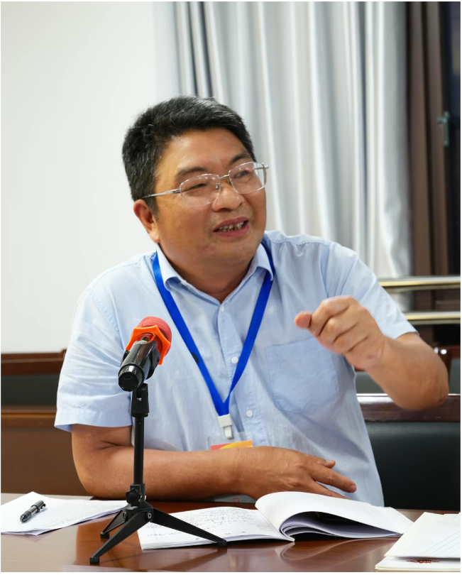 執(zhí)行校長:雷大和